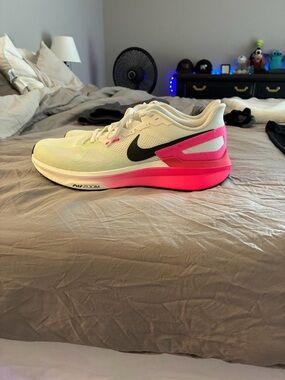 Nike Structure ‘25 Running Shoes